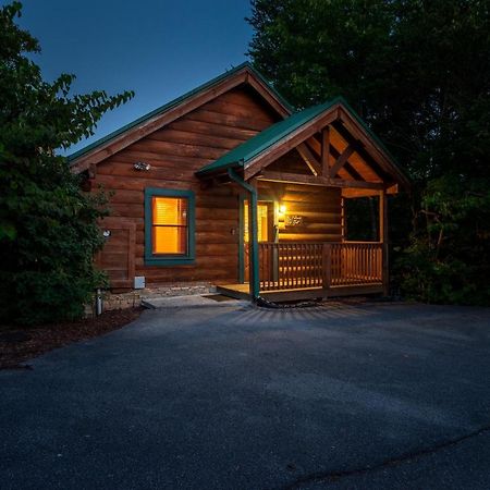 Cozy Log Cabin!! In Heart Of Pf & Close To The Smokies Pigeon Forge Exterior foto